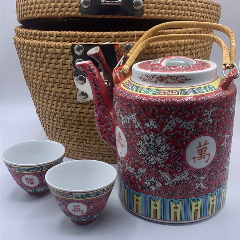 Vintage Asian Chinese Tea Pot/Cups Woven Basket Silver Clasp & Accents